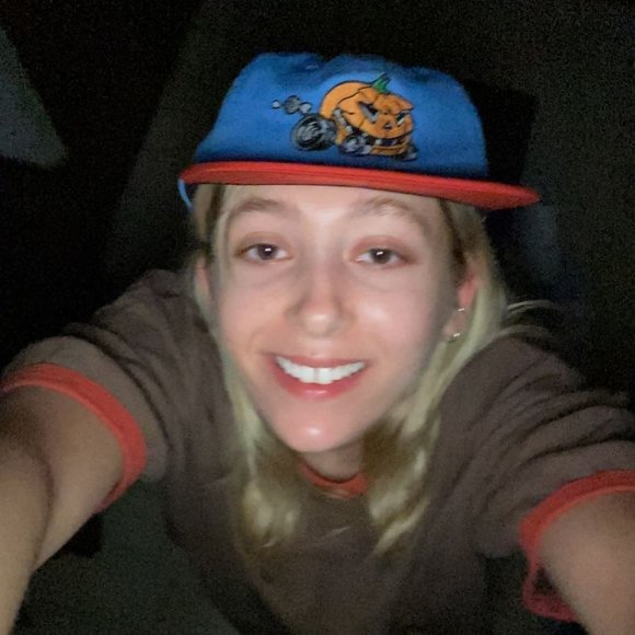 Meet your Posher, Julia - Picture 1 of 1